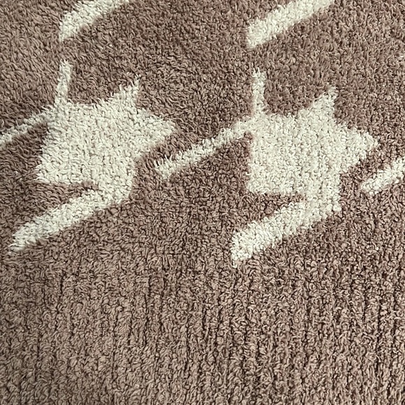 Barefoot Dreams Cozy Chic Houndstooth Sweater - Picture 7 of 13